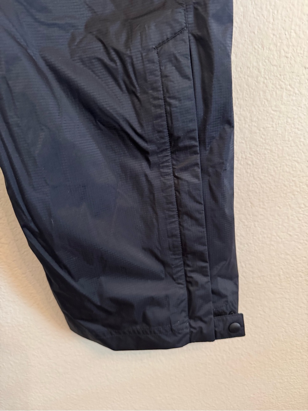 REI Co-Op Women Black Rain Track Pants Size Medium Short Pants - Picture 5 of 14
